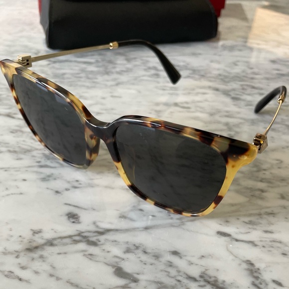 Valentino Rockstud Sunglasses - Picture 2 of 4